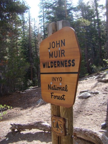 Three-Lake-Hike-in-John-Muir-Wilderness-01