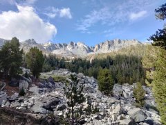 Three-Lake-Hike-in-John-Muir-Wilderness-04