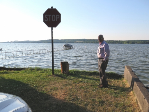 Stop Sign at Lake - IMG_0039
