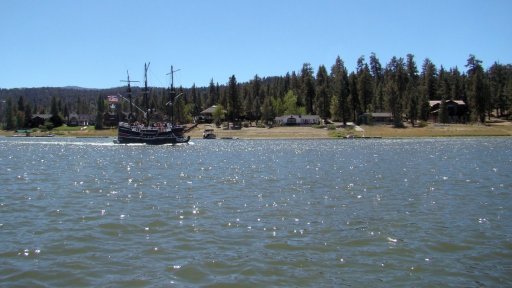 Boating-in-Big-Bear-Lake-28