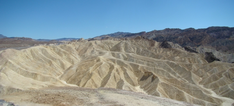 Death-Valley-Badlands-03-Zabriskie-Point