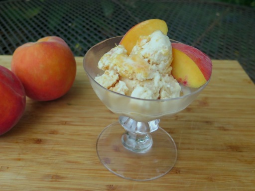 Homeamde-Peach-Custard-Ice-Cream-IMG_0255