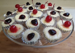 Decorated-Easy-Cheesecake-Bites-IMG_1961