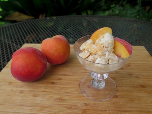 Homemade-Peach-Custard-Ice-Cream-IMG_0266