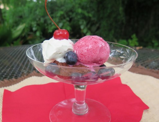Very-Cherry-Ice-Cream-on-hot-summer-day-2-IMG_5825_1