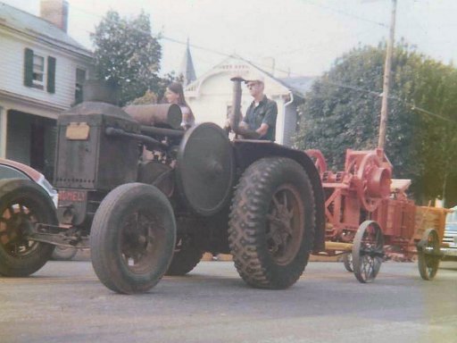 antique-farm-and-auto-parade-02-crop