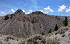 Hiking-Around-Panum-Crater-33