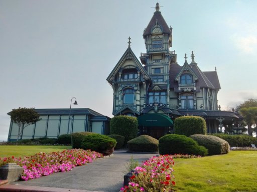 Carson-Mansion-in-Eureka-California-01