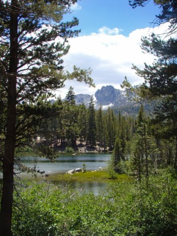 Lake-Mamie-in-the-Mammoth-Lakes-Basin-04