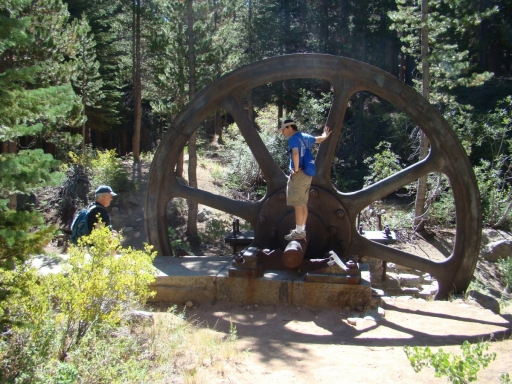 Mammoth-Gold-Mines-06-Mill-City-flywheel