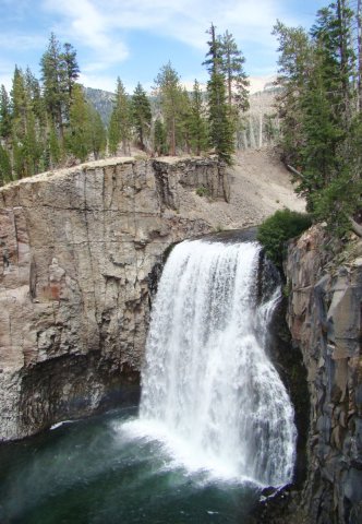 Hike-to-Rainbow-Falls-2009-04-c1
