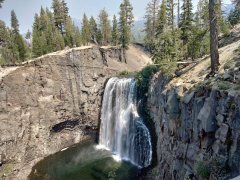 Hike-to-Rainbow-and-Lower-Falls-2025-17