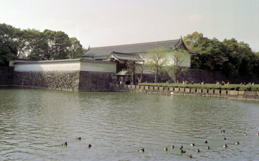 Springtime-in-Japan-42-Tokyo-Imperial-Palace
