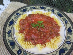 Galens-Spaghetti-Sauce-with-Garden-Fresh-Vegetables-IMG_4138