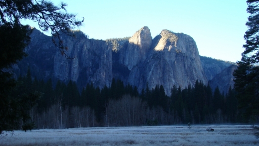 Yosemite-Valley-04-frost-Cathedral-Rock